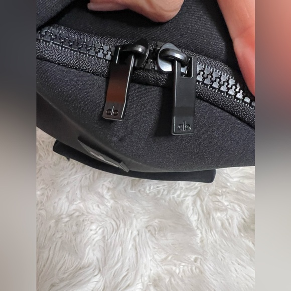 Alo Yoga Waterproof Two Pieces Black Gym Bag Backpack Unisex high-capaci… - Picture 5 of 6